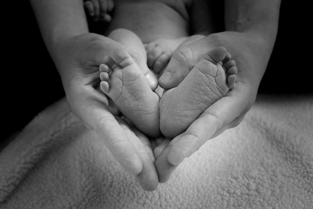 baby feet, heart, love-1527456.jpg